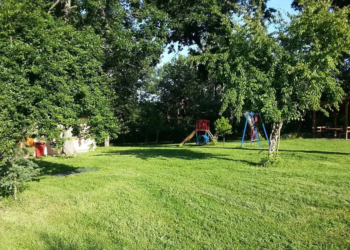 туристически комплексстранджа База отдыха 2*